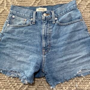 Madewell high waisted raw edge jean shorts 4” inseam Waist 26”